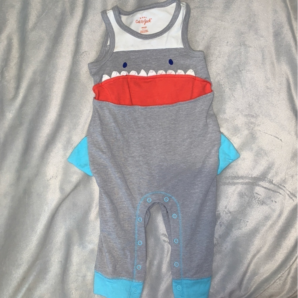Cat & Jack Shark Design sleeveless Baby Romper blue grey red pants 3-6 mo snap